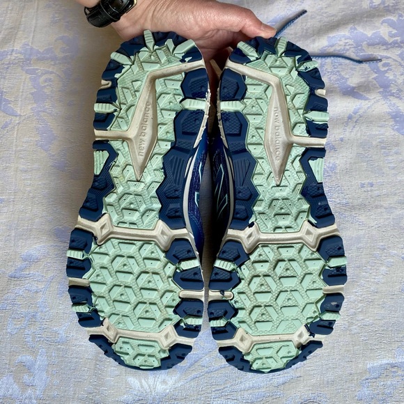 New Balance Womans Trail Running Shoes - Picture 9 of 14
